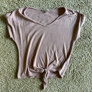 Light pink cotton short sleeve shirt with knot design